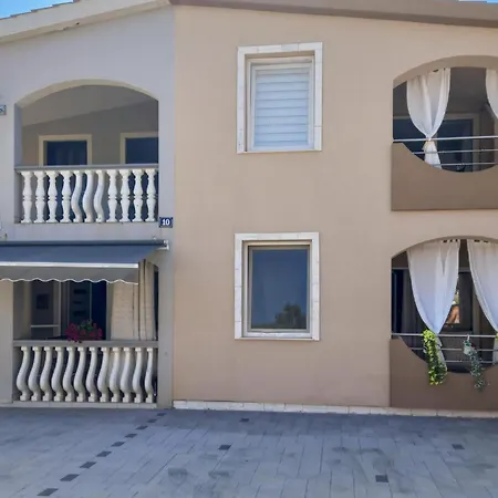 1 Bedroom Cozy In