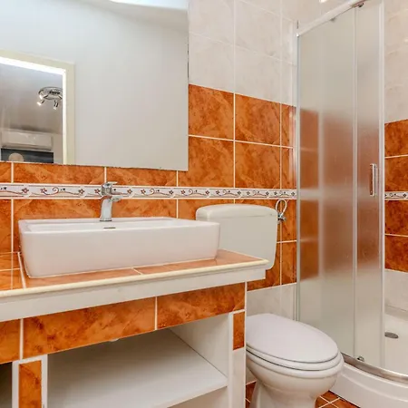 Appartement 1 Bedroom Cozy In Vir