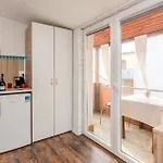 1 Bedroom Cozy In 维尔