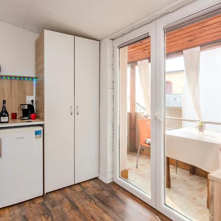 1 Bedroom Cozy In Vir
