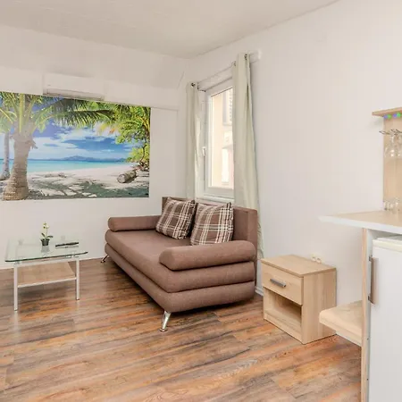 1 Bedroom Cozy In
